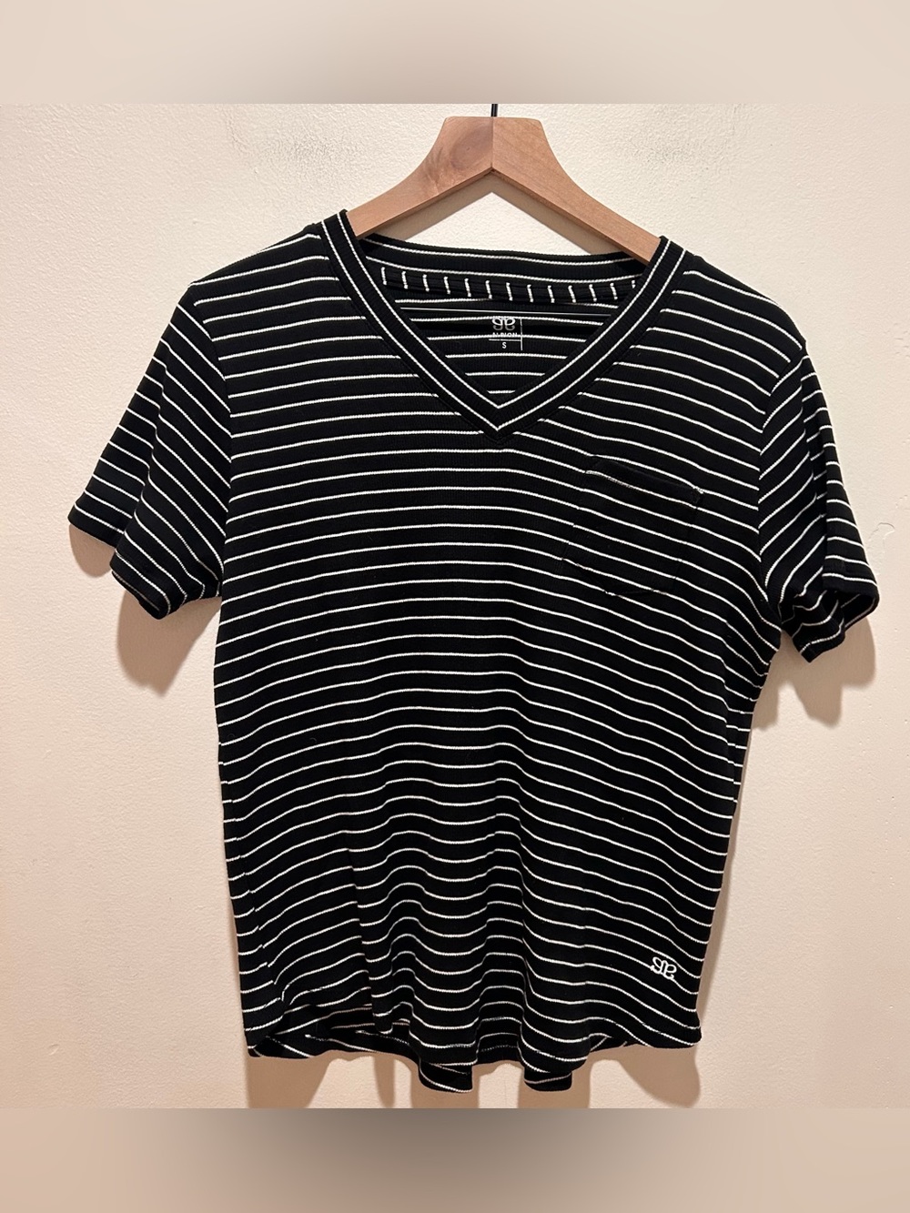 Albion Fit Black with White Stripes V-Neck Pocket Knit Shirt - Womens Size Small